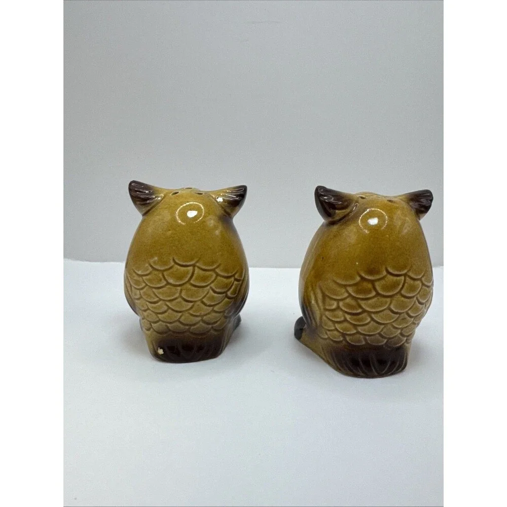 OWLS Salt & Pepper Shaker S&P VINTAGE Porcelain Ceramic Kitch Cottage Retro